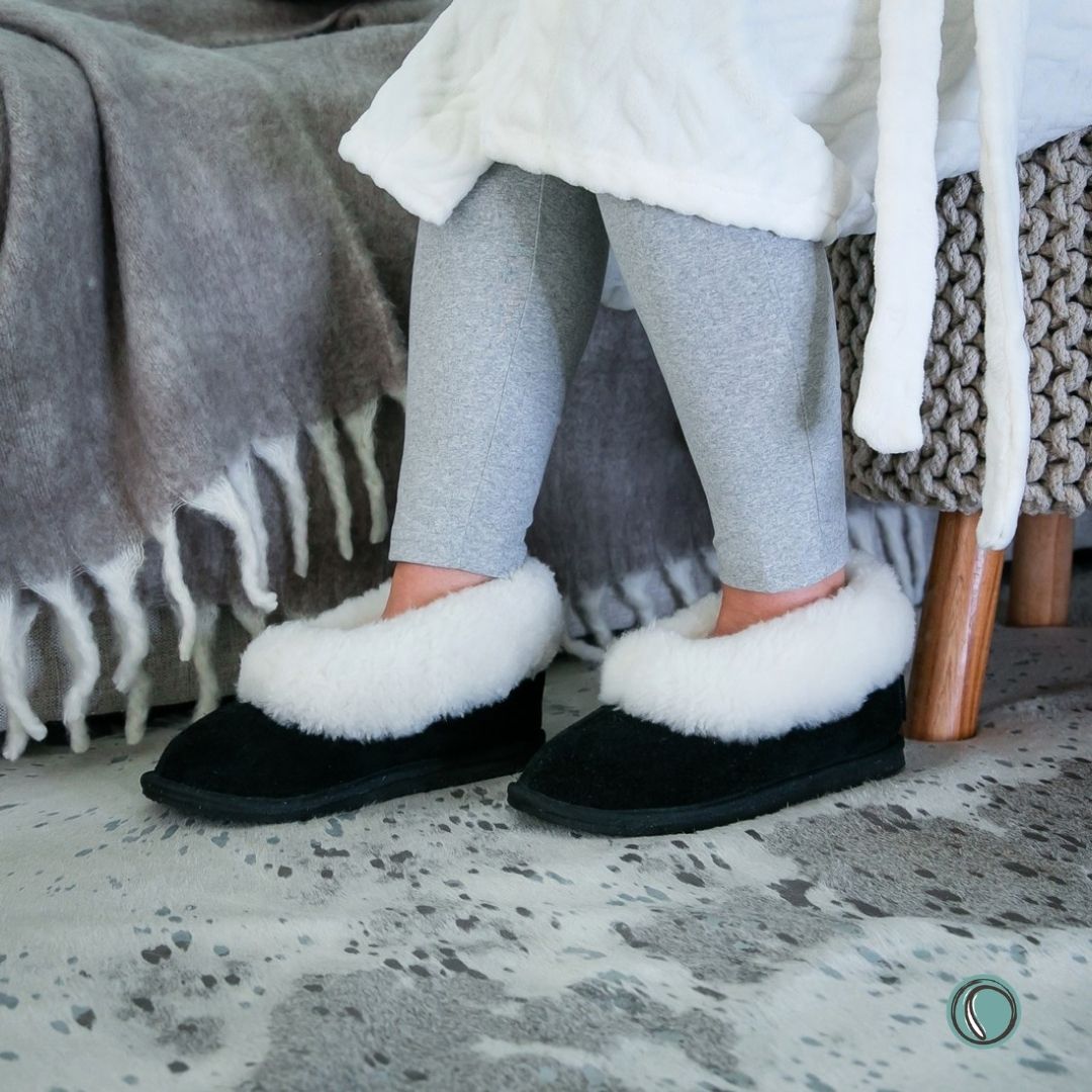 Cosy Shepherd Slippers | Black | Suede & Sheepskin