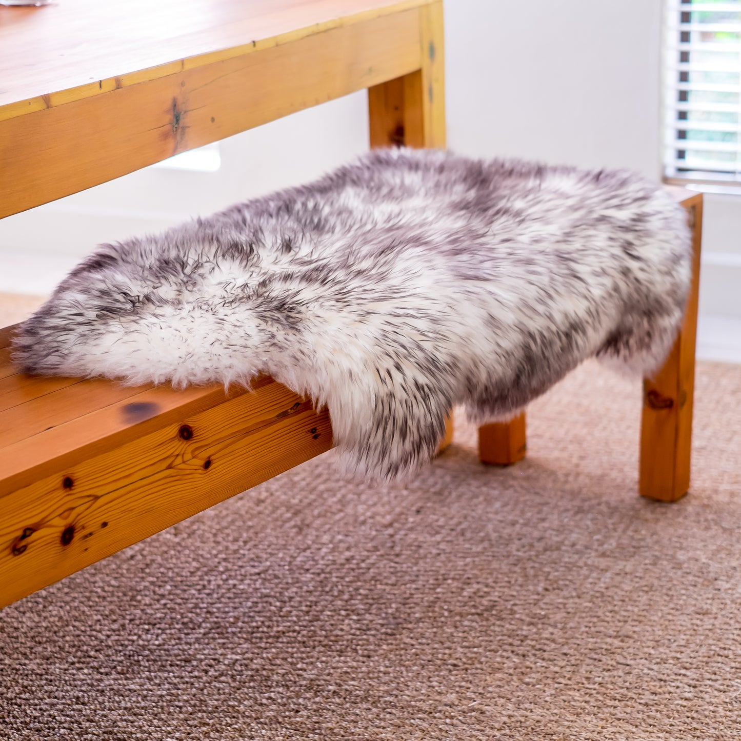 Long Wool Sheepskin | Wolf Tip