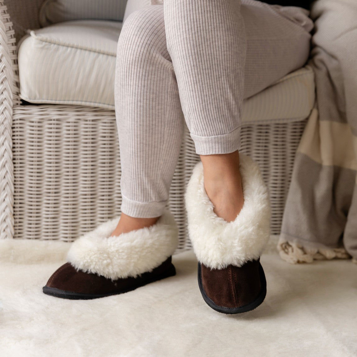 Cosy Shepherd Slippers | Chocolate | Suede & Sheepskin