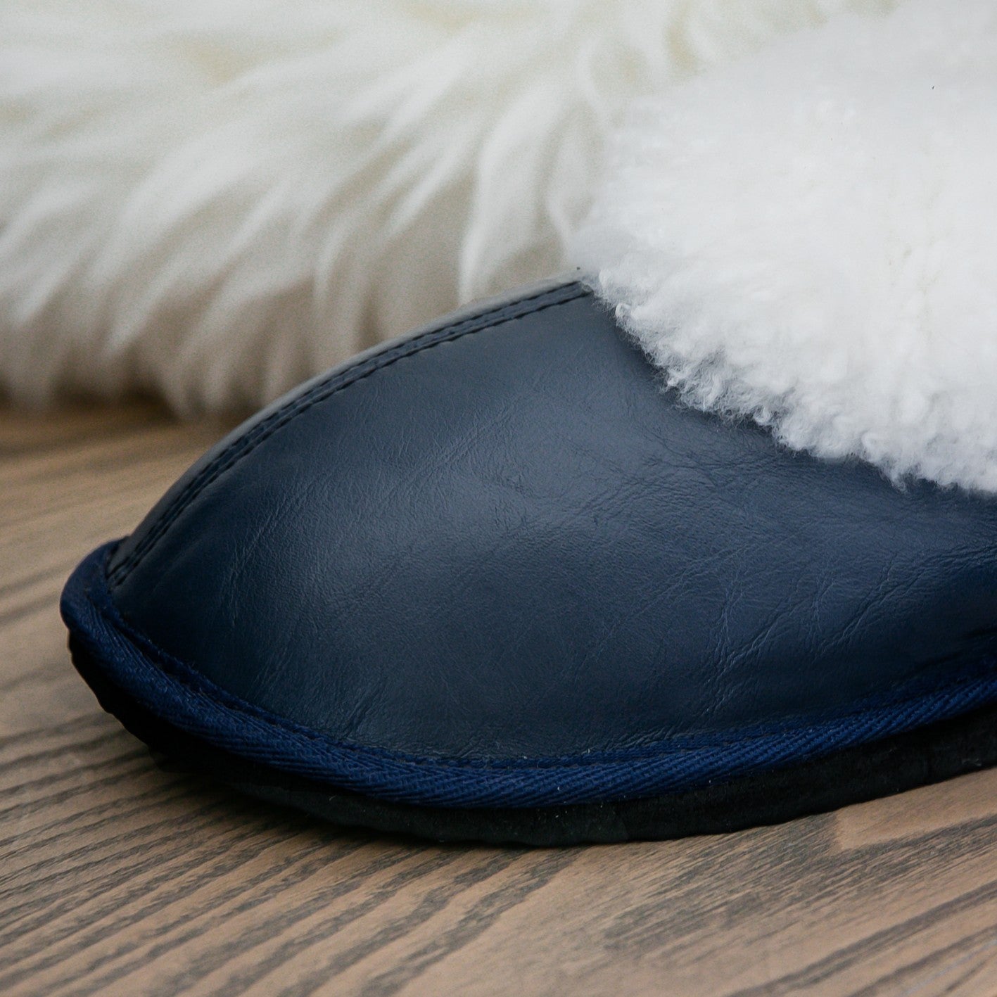 Cosy Shepherd | Navy Blue | Leather