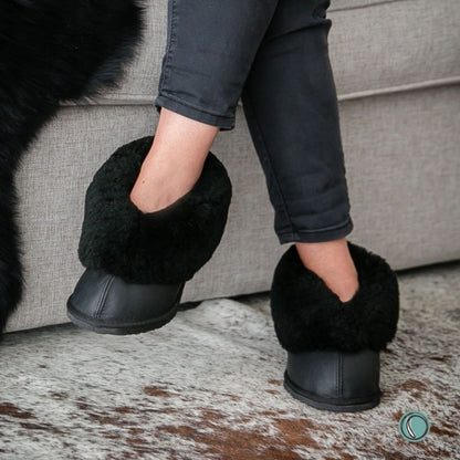 Cosy Shepherd Slippers | Black | Leather & Sheepskin