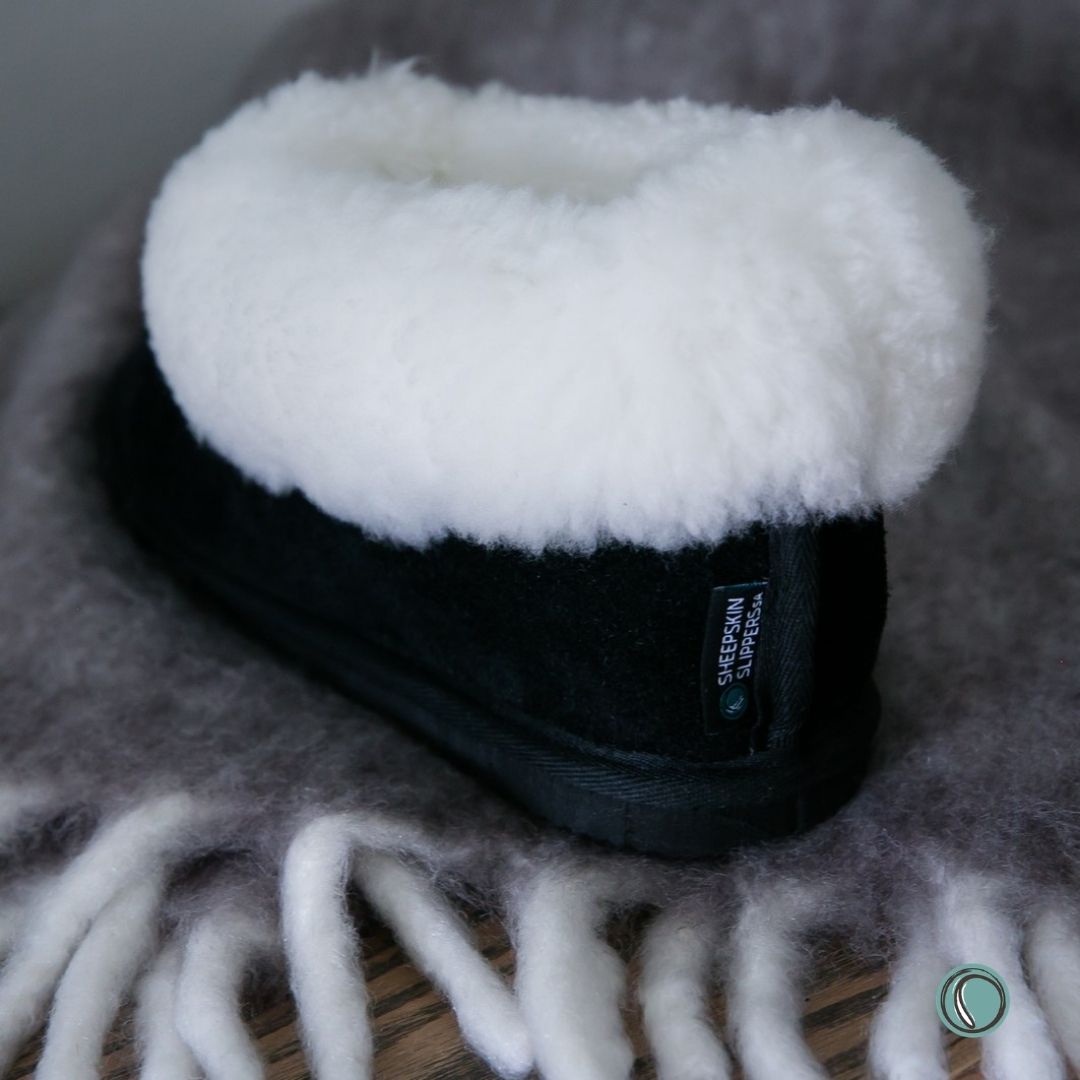 Cosy Shepherd Slippers | Black | Suede & Sheepskin