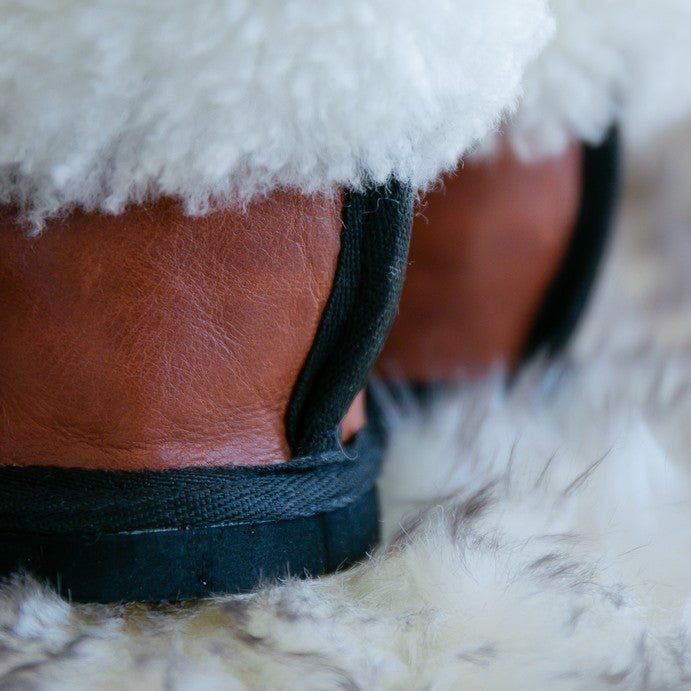 Cosy Shepherd | Gingerbread | Leather