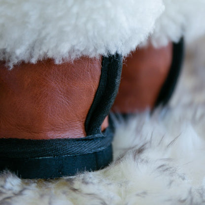 Cosy Shepherd | Gingerbread | Leather